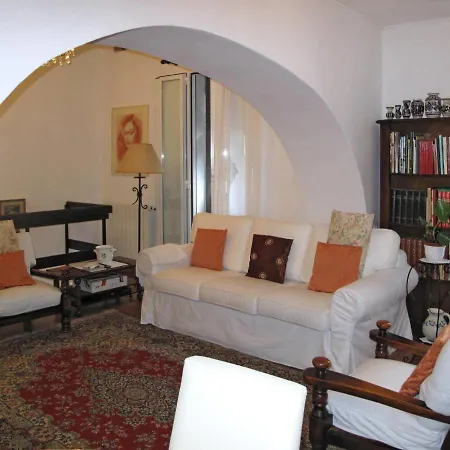 Locazione Turistica Casa Katalin بيت للعطل *