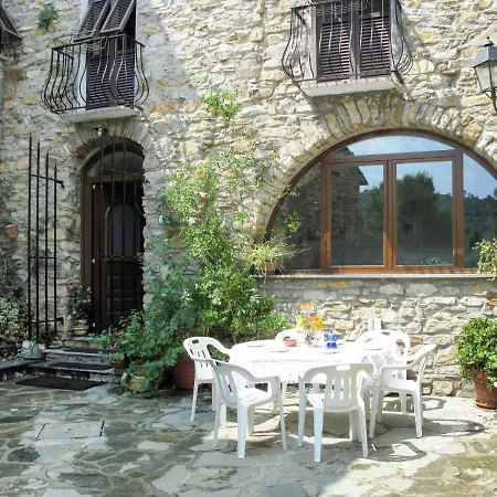 Locazione Turistica Casa Katalin بيت للعطل